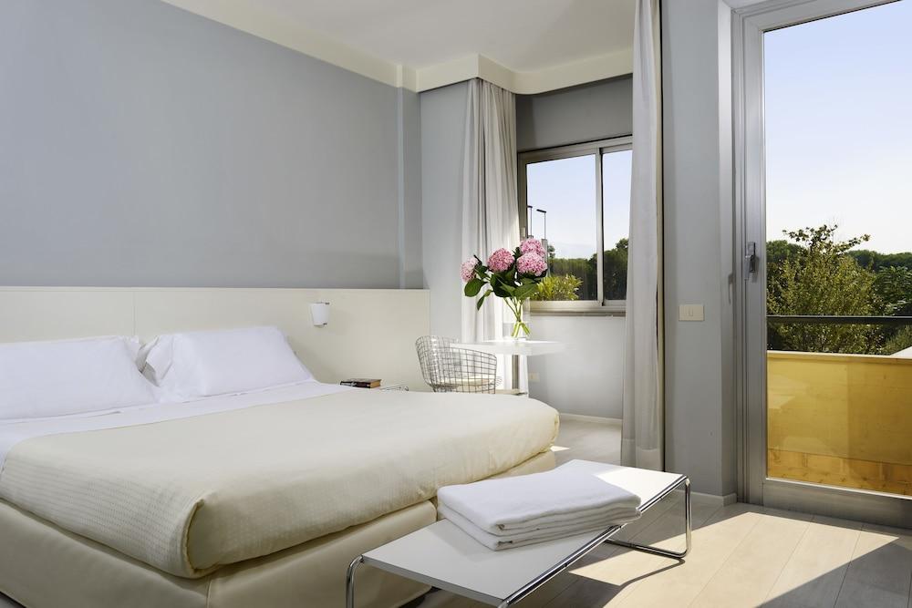 Hotel Unaway Dei Marmi 4*
