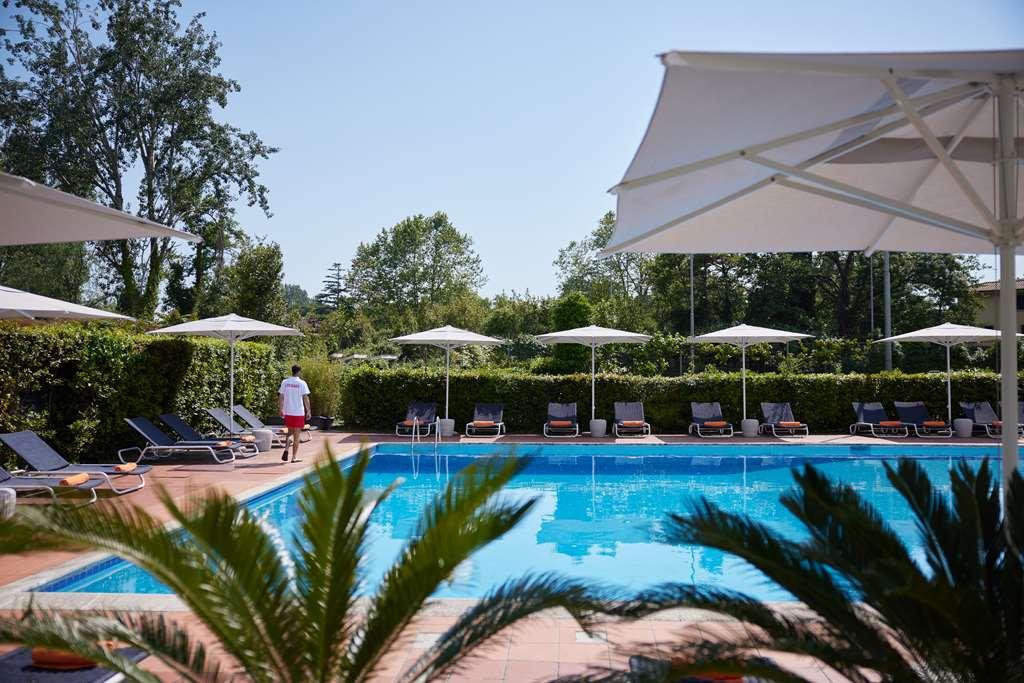 Unaway Dei Marmi Hotel 4*