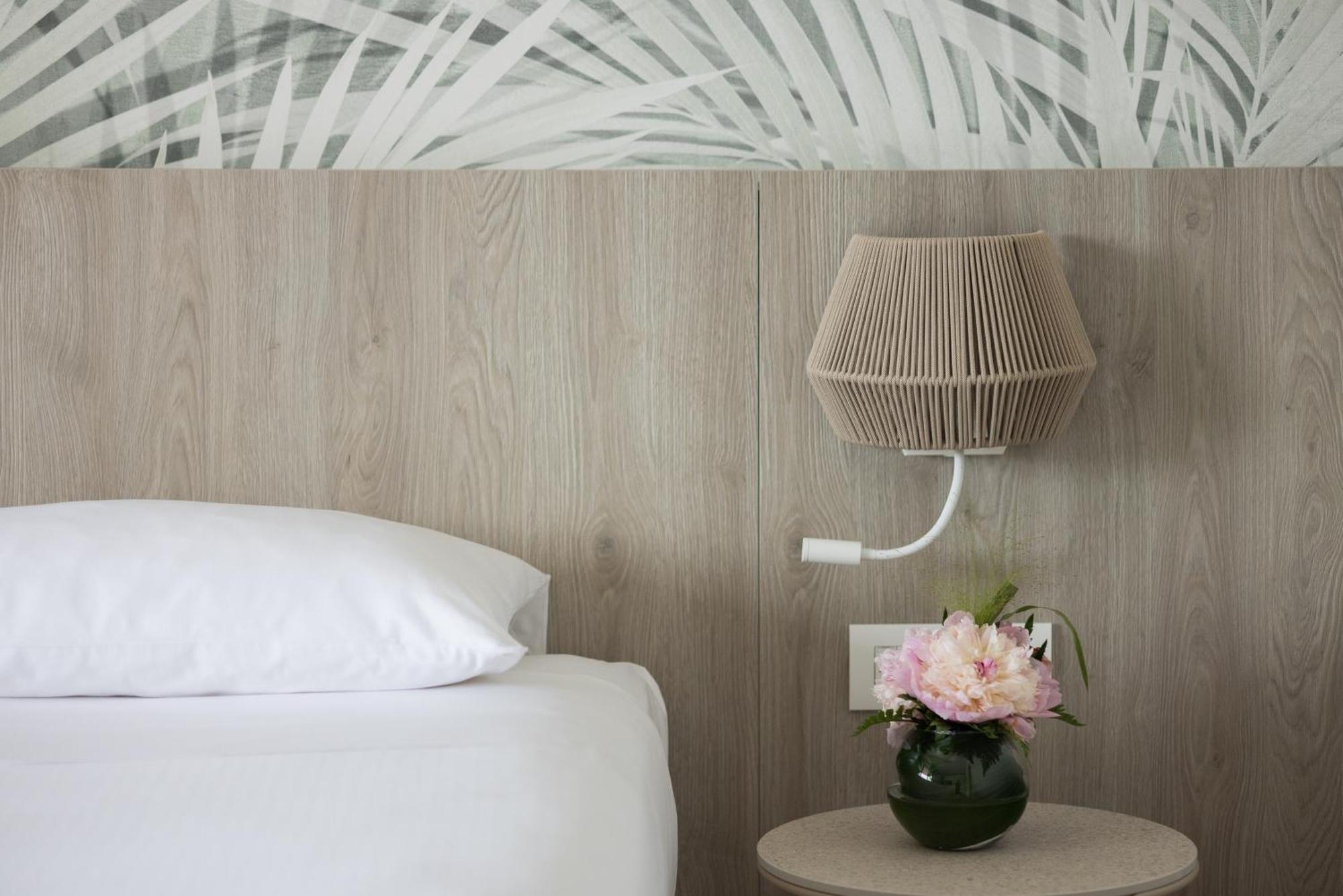 Unaway Dei Marmi 4*