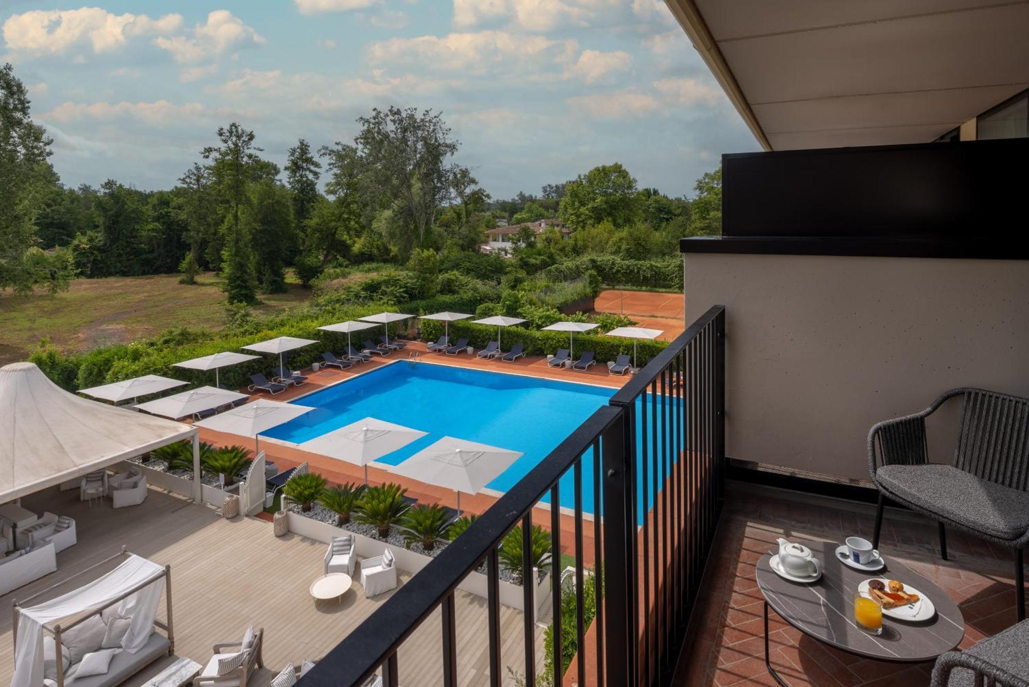 Unaway Dei Marmi Hotel 4*